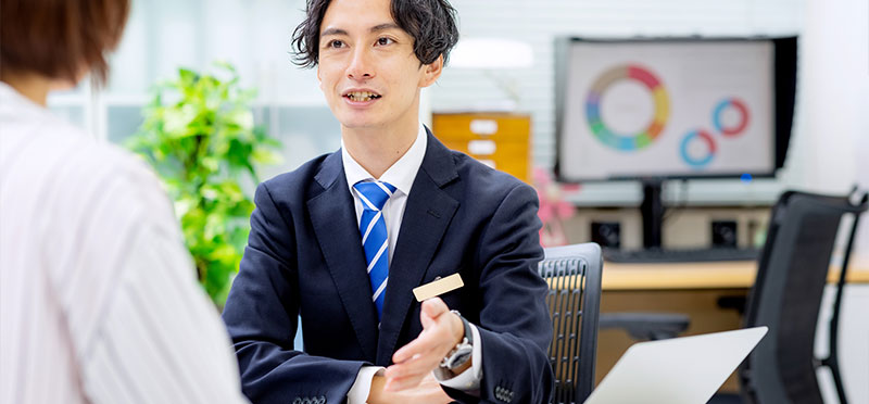 不動産 営業マン