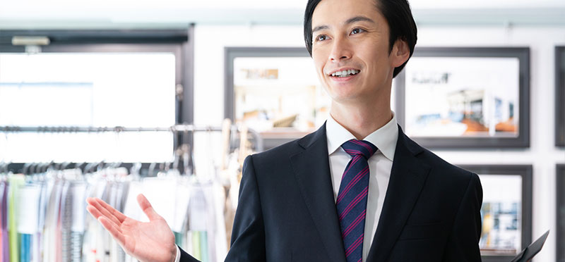 不動産　営業マン