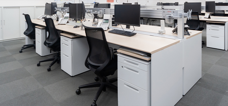 オフィス　デスク