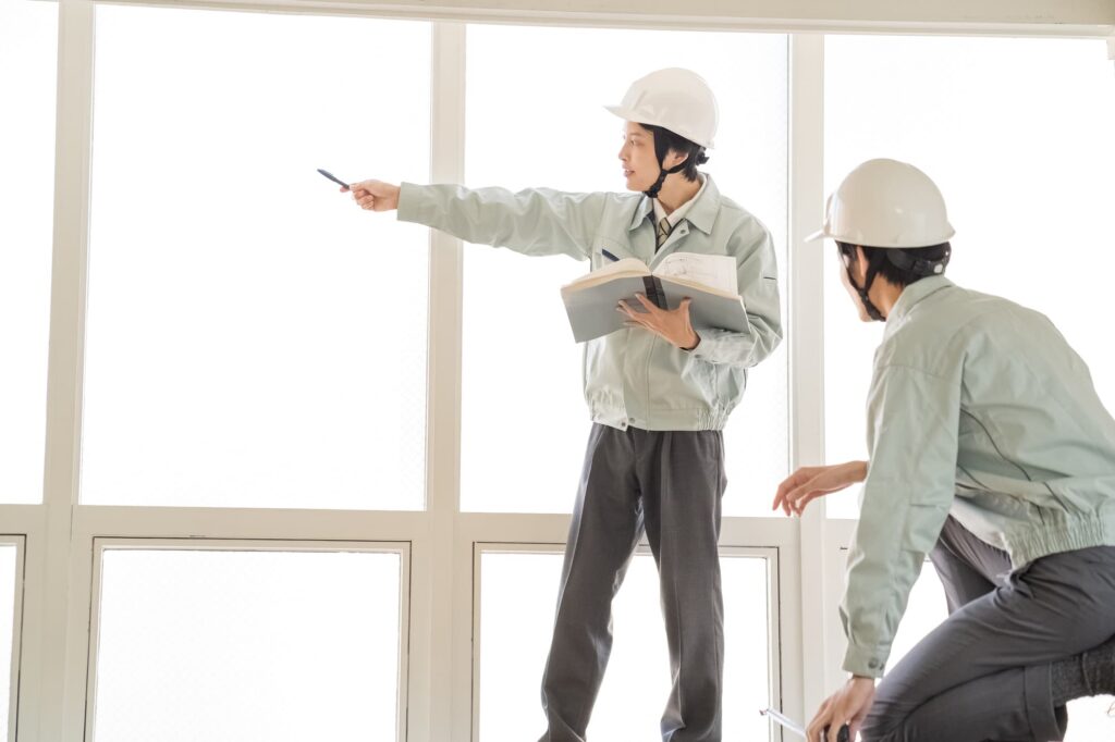 建築確認 作業員